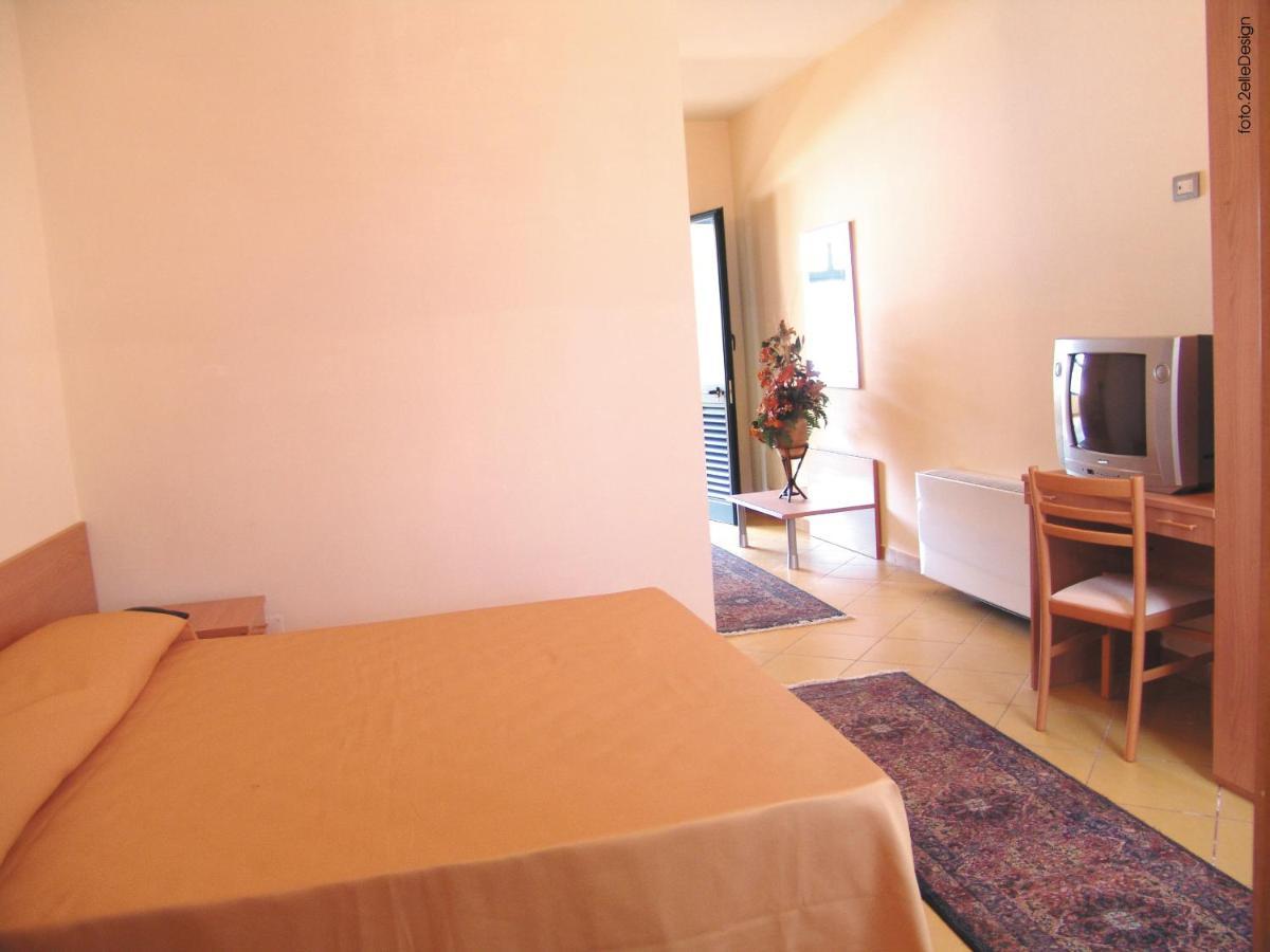 Laurito Resort & Spa Oria  Luaran gambar